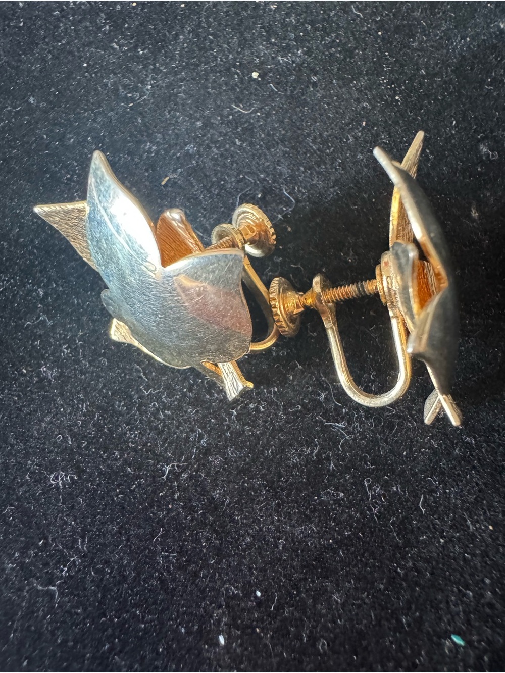Vintage double leaf  Goldtone  Screw-Back Clip Earrings